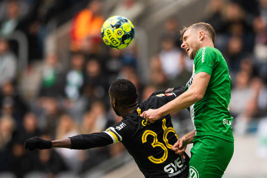 s Henok Goitom och Hammarbys Mads Fenger Nielsen