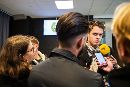 s målvakt Oscar Linnér i mixed zone