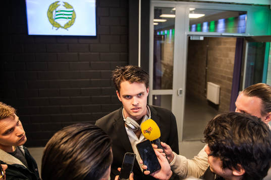 s målvakt Oscar Linnér i mixed zone