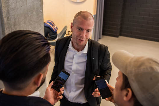 s Per Karlsson i mixed zone