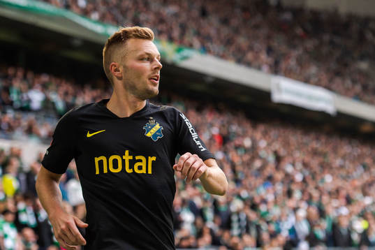 s Sebastian Larsson