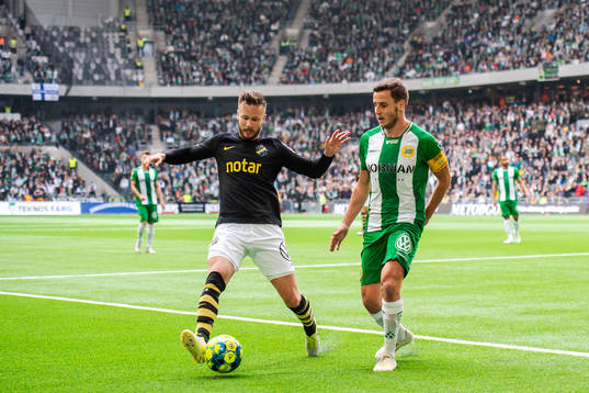 s Robert Lundström och Hammarbys Jeppe Andersen