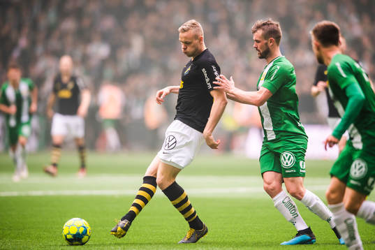 s Kolbeinn Sigthorsson och Hammarbys Mads Fenger Nielsen