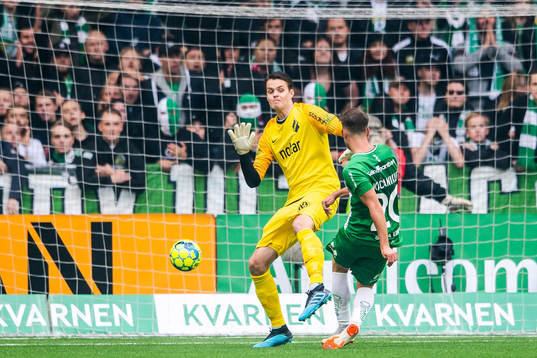 s målvakt Oscar Linnér men det döms bort