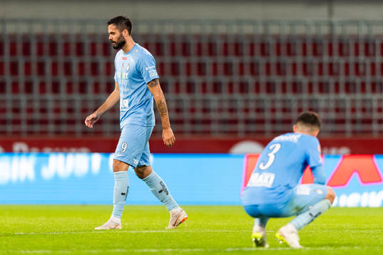 AFC Eskilstunas Denni Avdic deppar