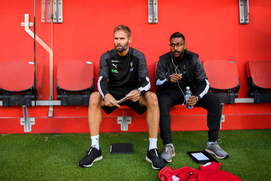 Helsingborgs tränare Olof Mellberg och assisterande