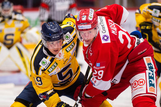 Södertäljes Lucas Carlsson och Timrås Morten Madsen
