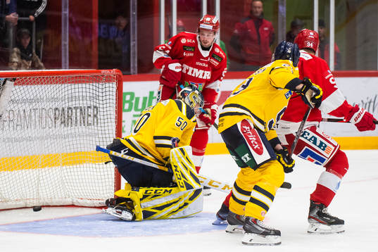 Södertäljes målvakt Alexander Sahlin släpper in 1-1