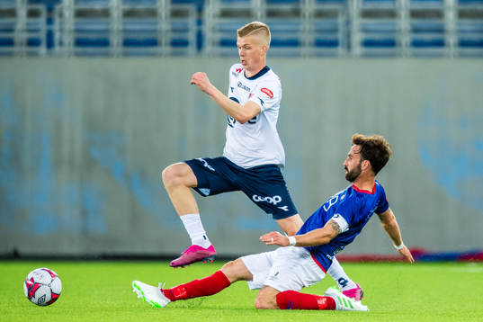 Samuel Kari Fridjonsson of Viking and Magnus Lekven of