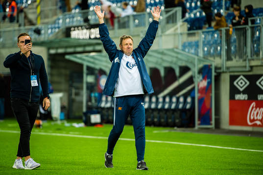 Bjarne Berntsen, head coach of Viking, celebrates