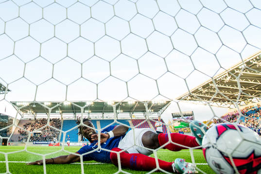 Samuel Ayomide Adekugbe of Vålerenga tries to save the 0-2
