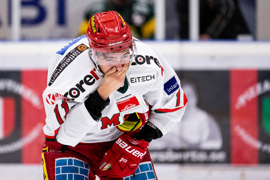 Modos Johan Forsberg blöder