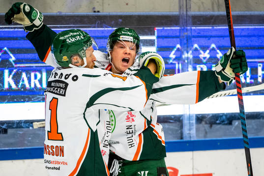 Kristianstads Anton Heikkinen (h) jublar