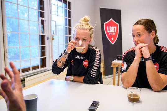 Limhamn Bunkeflos Natalie Hoff Persson och målvakt Chandra