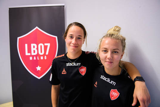 Limhamn Bunkeflos målvakt Chandra Bednar och Natalie Hoff