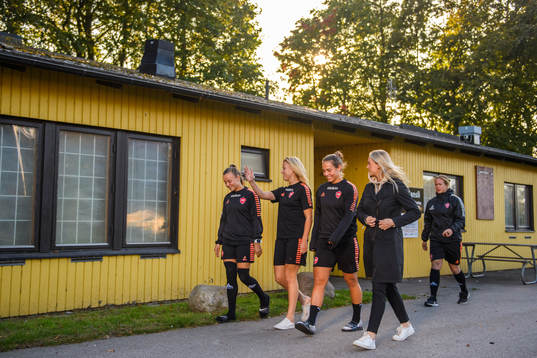 Limhamn Bunkeflos spelare lämnar klubbstugan