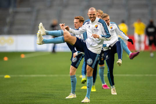 Djurgårdens Marcus Danielson värme upp