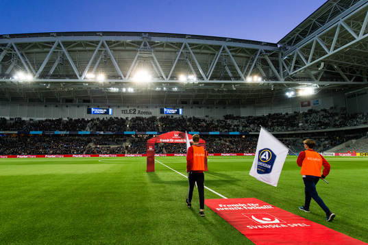Flaggbärarna gör entré på Tele2 Arena innan