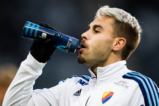 Djurgårdens Astrit Ajdarevic innan fotbollsmatchen i
