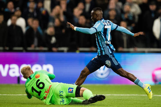 Falkenbergs målvakt Hampus Nilsson och Djurgårdens