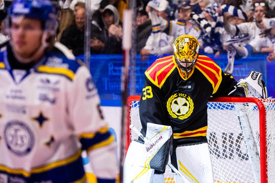 Brynäs målvakt Samuel Ersson deppar
