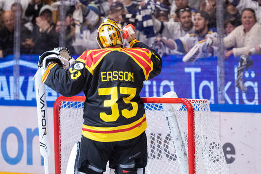 Brynäs målvakt Samuel Ersson deppar