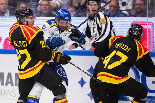 Brynäs Emil Forslund och Eric Norin och Leksands Mattias