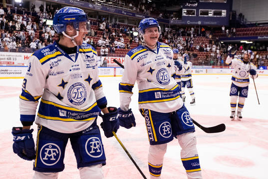 Leksands August Berg och Lucas Nordsäter jublar
