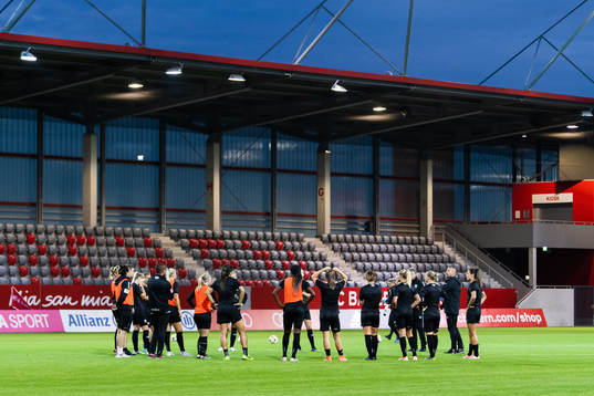 Players of Göteborg gathered