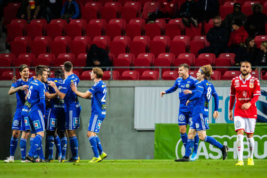 Sundsvalls Carlos Gracia jublar med lagkamrater