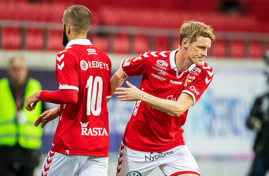Kalmars Rasmus Elm kommer in