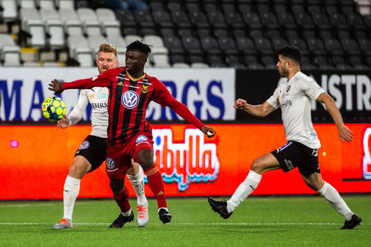Örebros Michael Almebäck and Östersunds Jordan Attah