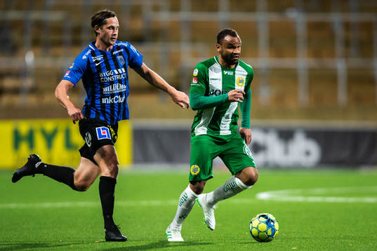 Hammarbys Serge-Junior Martinsson Ngouali och Sirius Philip