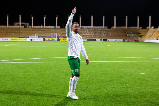 Hammarbys Serge-Junior Martinsson Ngouali jublar