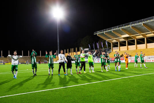 Hammarbys spelare jublar