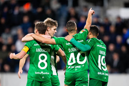 Hammarbys Jeppe Andersen jublar med Nikola Djurdjic och