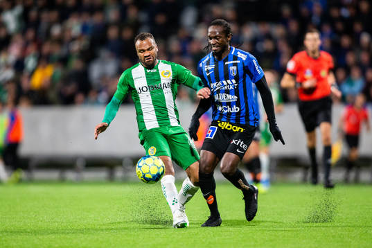Hammarbys Serge-Junior Martinsson Ngouali och Sirius Kebba