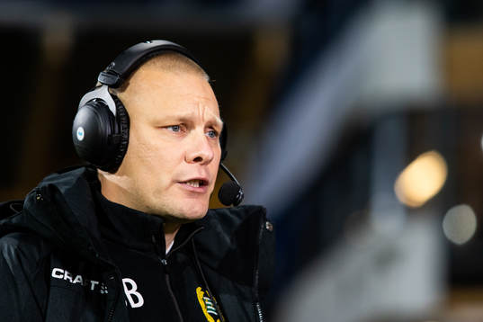 Hammarbys tränare Stefan Billborn innan fotbollsmatchen i