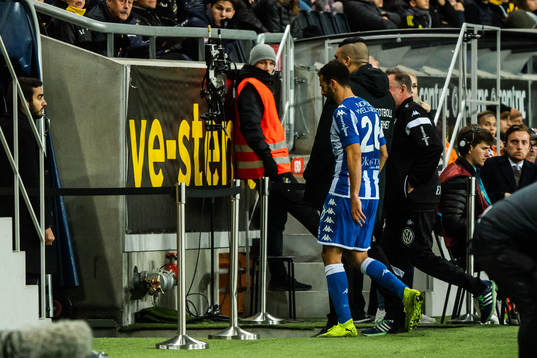 IFK Göteborgs André Calisir lämnar planen