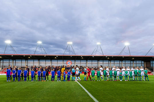 Players of Bayern Munich and of Göteborg