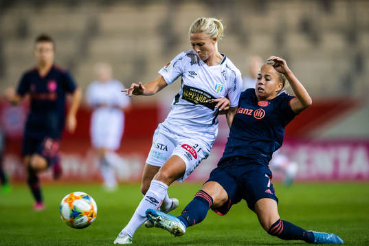 Rebecka Blomqvist of Göteborg and Giulia Gwinn of Bayern