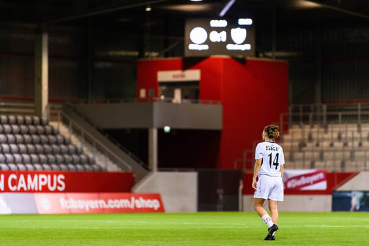 Natalia Kuikka of Göteborg looks dejected
