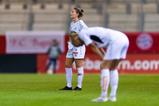 Natalia Kuikka of Göteborg looks dejected