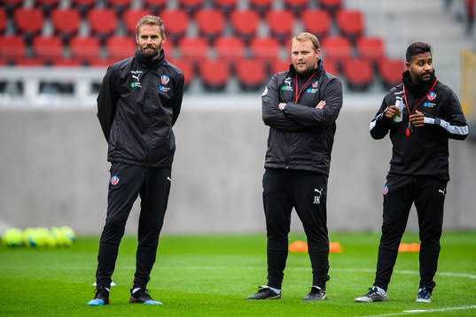Tränare Olof Mellberg, assisterande tränare Jens Karlsson
