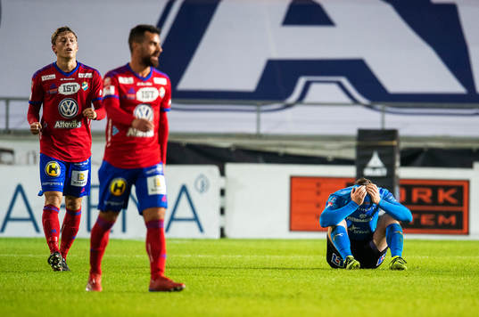 Halmstadspelarna deppar medan Österspelarna jublar
