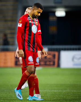 Östersunds Noah Sonko Sundberg deppar