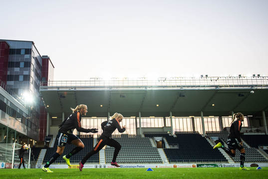Linköpings spelare värmer upp