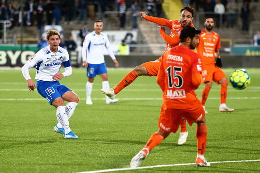 IFK Norrköpings Alexander Fransson skjuter in mål 3-0
