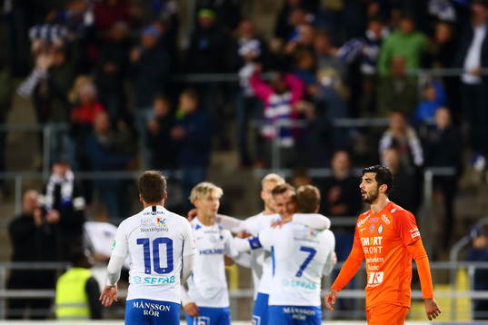 AFC Eskilstunas Sandro Tsveiba deppar medan IFK