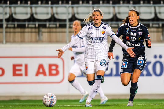 Djurgårdens Olivia Schough och Linköpings Anna Oscarsson
